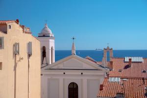 Hotels Hotel San Carlu Citadelle Ajaccio : photos des chambres