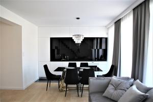 Apartament Grand Royal Maris Ustka - najlepsza lokalizacja, bardzo blisko portu i plaży, parking, nowy kameralny apartamentowiec, ścisłe centrum