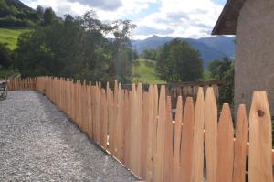 SOMMERFRISCHE TSCHENGLS Ein ganzes historisches Ferienhaus für euch in SÜDTIROL Urlaub im ruhigen Bergdorf Tschengls im Vinschgau mit Weitblick und Gartenterrasse ideal für Kleingruppen Familien mit Hund Besonders empfehlenswert im FRÜHLING und H