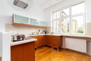 Slowacki Avenue Family Apartments Cracow by Renters