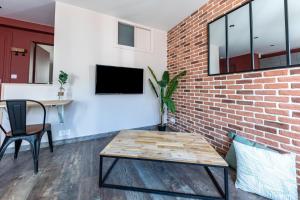Appartements NOUVEAU - T2 Industriel - Quartier historique - WiFi - Parking - Netflix : photos des chambres