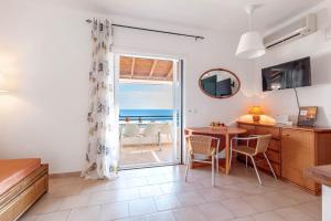 Glyfada Home 113 by New Era in Menigos Resort Apartments