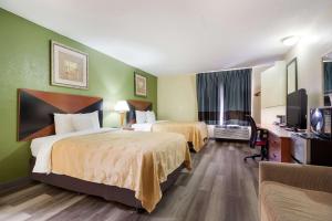 Double Room with Two Double Beds - Non-Smoking room in Quality Inn Baytown - Houston East