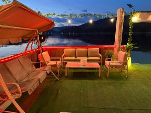 Holiday Bicaz Bungalows On The Lake
