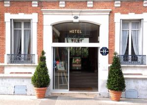 Hotels Hotel Des Cedres : photos des chambres