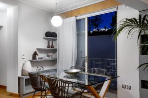 Monastiraki Stylish Loft W Acropolis ViewBathtub