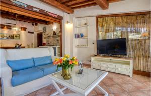 Awesome Home In Castiglione Della Pesc