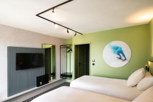 Hotels Tribe Carcassonne : Chambre Lits Jumeaux Standard Tribe - Vue sur Cour