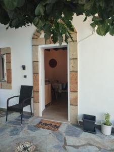 Villa Jimmy, Pilona Village