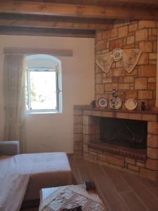 Villa Jimmy, Pilona Village