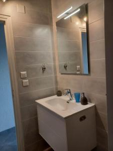 Superbe appartement avec vue sur le port et plage