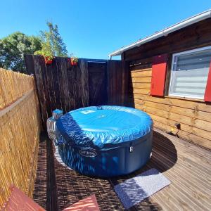 Maisons de vacances La cabane au fond du jardin : photos des chambres