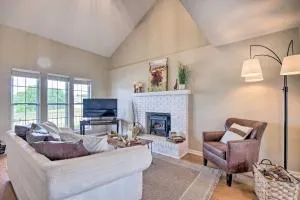 Relaxing Townhome, 4 Mi to Mizzou University! - بونفيل