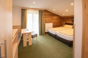 Double Room with Balcony room in Embacherhof