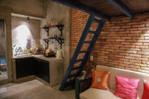 Stay&Chill - S.1: Ancient studio nearby Bui Vien