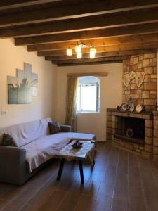 Villa Jimmy, Pilona Village