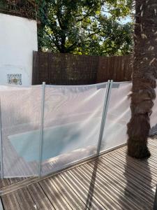 Maison en plein centre avec piscine garage et clim