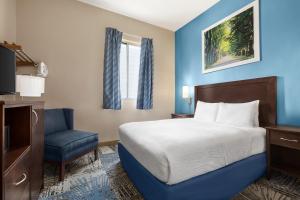 Business Queen Room - Non-Smoking room in Days Inn by Wyndham Philadelphia Convention Center