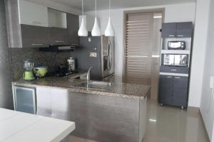 Apartamento con Vista al Mar en Palmetto - Laguito Cartagena