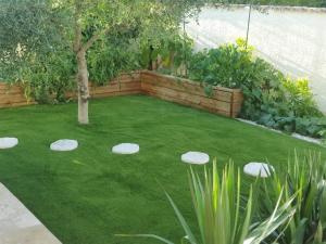 Dépendance et chambre avec piscine et jardin privés sans vis-à-vis