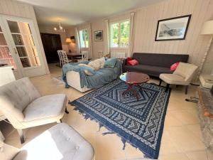 Maisons de vacances Grande maison familiale a 800m de la plage de Kermor avec jardin - FR-1-481-122 : photos des chambres