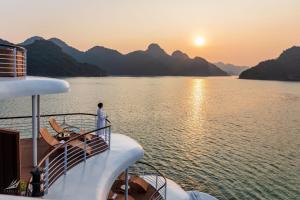 Halong CAPELLACRUISE - Member of Lyra cruise collection