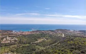 3 Bedroom Amazing Apartment In Posada - Tanaunella