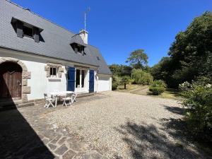 Maisons de vacances Grande maison familiale a 800m de la plage de Kermor avec jardin - FR-1-481-122 : photos des chambres