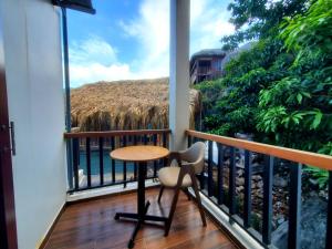 Monkey Homestay & Bar