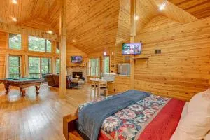 Perfect Couples Cabin w 2 Person Spa Bath - Clermont