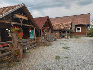 Casa Rustica Fehér Fekete Vendégházak