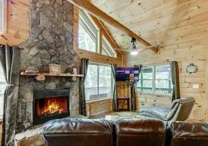 2 Person Jacuzzi Spa w Creekside Firepit - Yonah