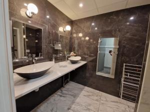 Appart'hotels ROYAL LUCHON : photos des chambres