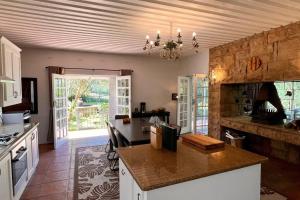 Elm Tree House - Dullstroom - holiday home