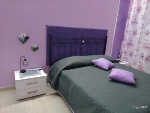 ALLOGGIO VIOLA nel CUORE DI SORIANO