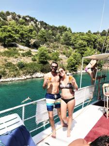 Rhythm Floating Hostel - Zadar