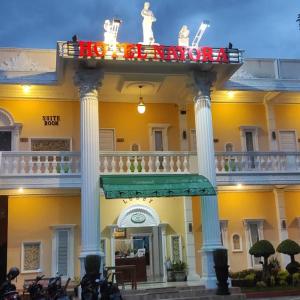 HOTEL NAYORA PRABUMULIH