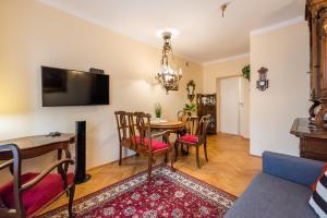 Downtown Antique Apartment by BookingHost