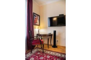 Downtown Antique Apartment by BookingHost