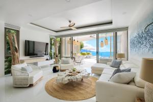 BEACHSIDE VILLA - CLOUD 9 - at BAYSIDE LUXURY VILLAS Samrong Bay Beach, 3 BED 4 BATH, SALT WATER POOL, SEA and SUNSET VIEWS, only 200m walk to the Beach