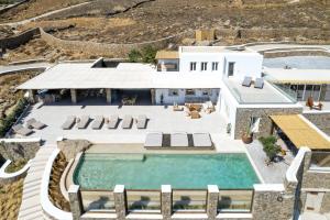  7 Bedroom Villa with private pool and sea view  room in Mykonos Panormos Villas