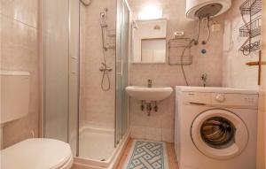 Lovely Apartment In Portoroz With Wifi