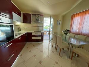 Apartment Edita Plano Trogir with private pool