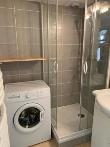 Appartements CG APPART**4 PERS VUE GAVE BALCON 5 MN LUZ : photos des chambres