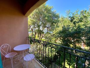 Villa vue mer donnant sur le Golfe de St Tropez, 2 chambres, 6 pers, piscine commune