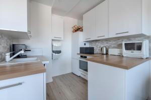 Appartements A 30 metres de la plage, bel appartement pour 6 : photos des chambres