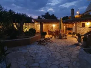 Petrino guesthouse Gialova - Glifádha