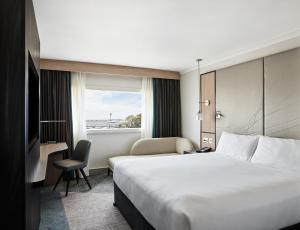 King Room with Runway View room in Hyatt Place London Heathrow Airport