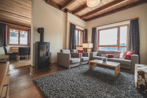 Superior Three-Bedroom Apartment room in PRIVÀ Alpine Lodge