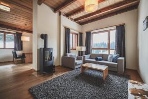 Superior Two-Bedroom Apartment room in PRIVÀ Alpine Lodge